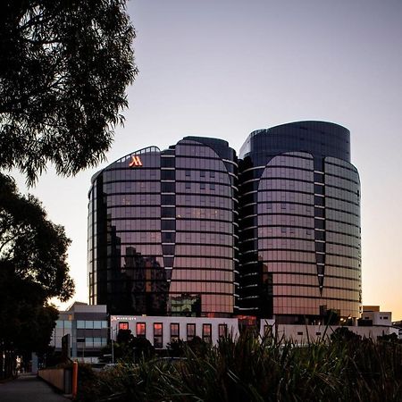 Melbourne Marriott Hotel Docklands Exterior foto The Marriott Melbourne Docklands